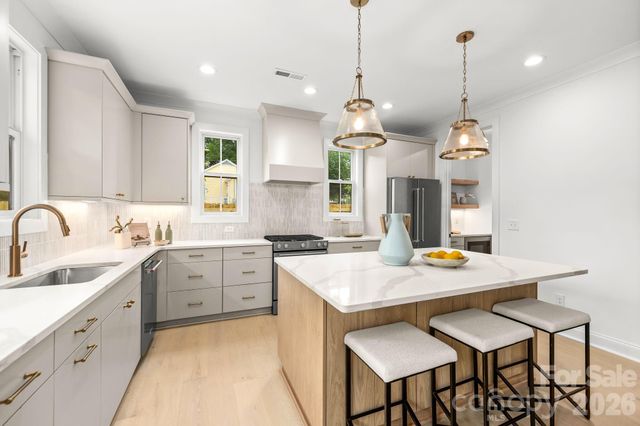 2763 Parkway Avenue, Charlotte, NC 28208