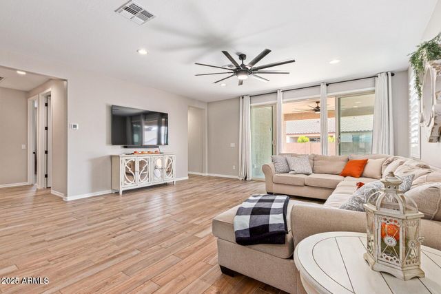 7609 W ODEUM Lane, Phoenix, AZ 85043