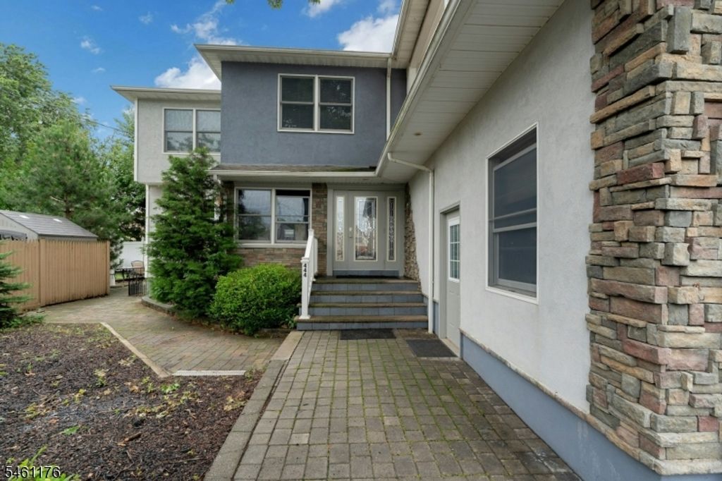 444 Riverside Ave, Lyndhurst Twp., NJ 07071 — photo 2