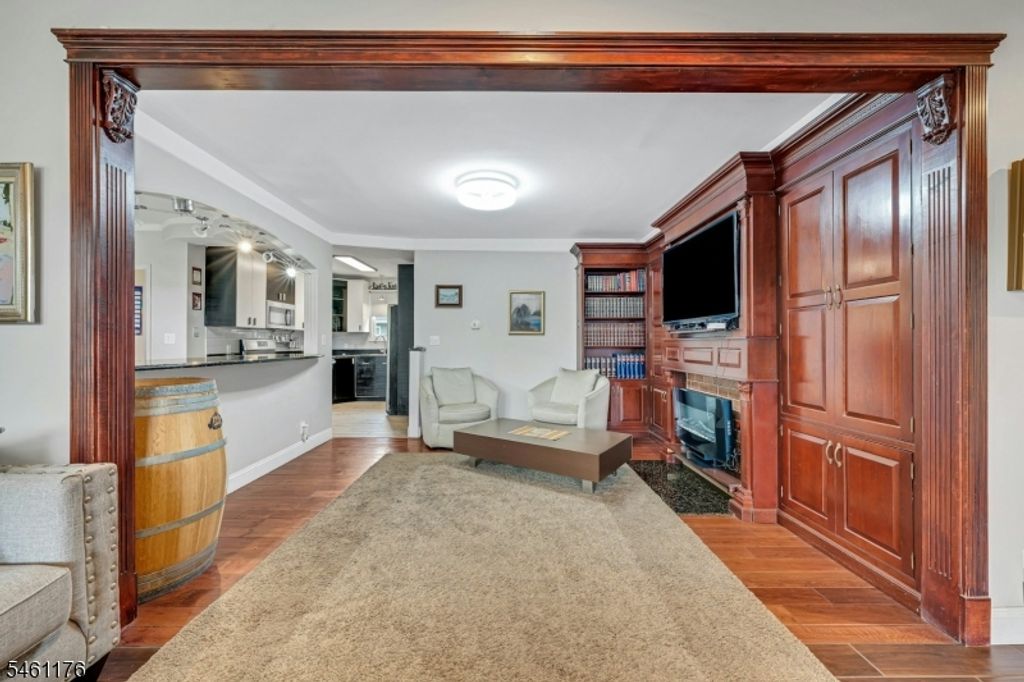 444 Riverside Ave, Lyndhurst Twp., NJ 07071 — photo 4