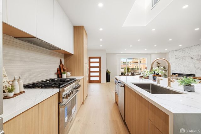 1117 Cayuga Avenue, San Francisco, CA 94112