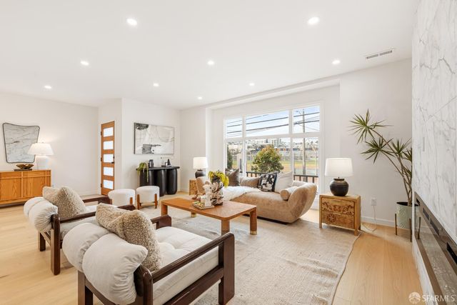 1117 Cayuga Avenue, San Francisco, CA 94112