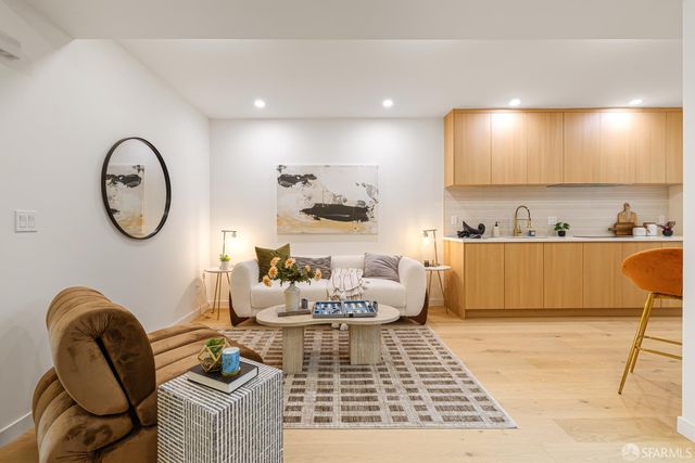 1117 Cayuga Avenue, San Francisco, CA 94112