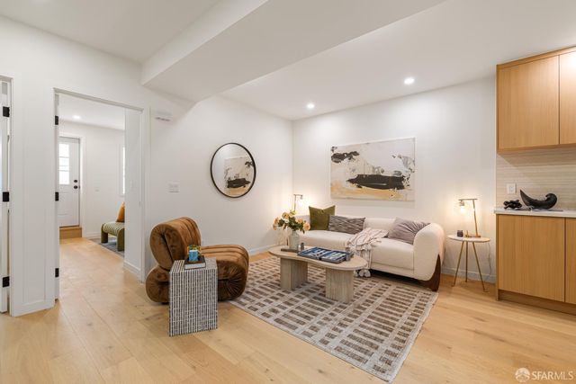 1117 Cayuga Avenue, San Francisco, CA 94112