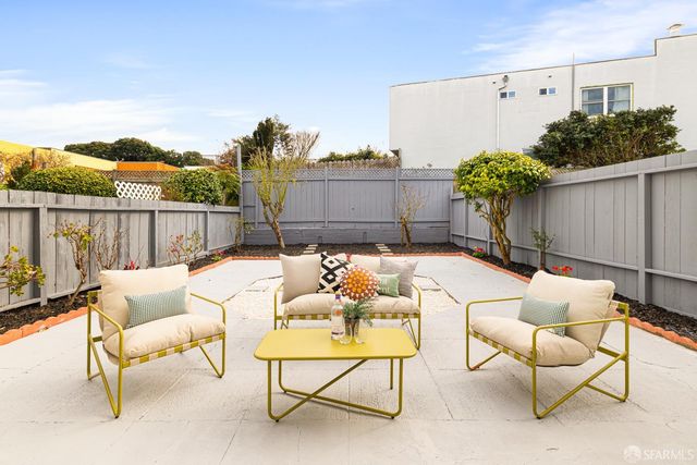 1117 Cayuga Avenue, San Francisco, CA 94112