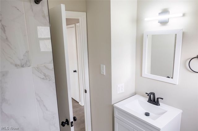 795 E 260th Street, Euclid, OH 44132