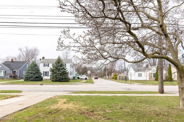 795 E 260th Street, Euclid, OH 44132
