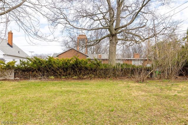 795 E 260th Street, Euclid, OH 44132