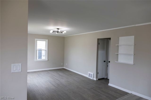 795 E 260th Street, Euclid, OH 44132