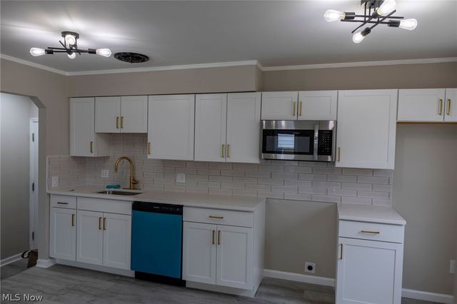 795 E 260th Street, Euclid, OH 44132