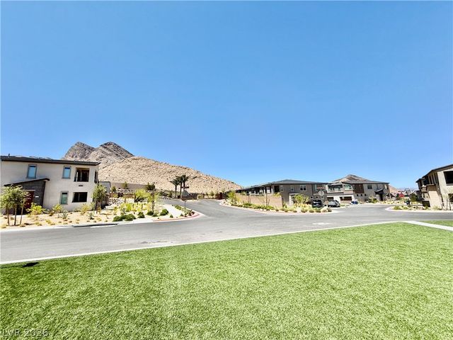 11447 Peak Landing Avenue, Las Vegas, NV 89138