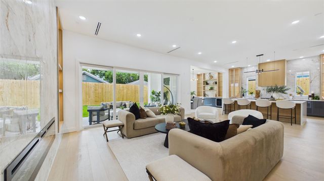 508 Willard Street, Houston, TX 77006