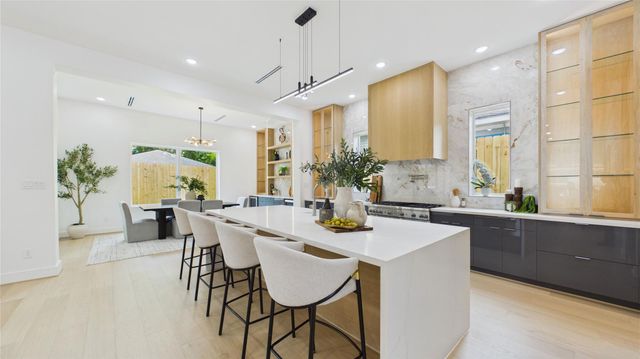 508 Willard Street, Houston, TX 77006