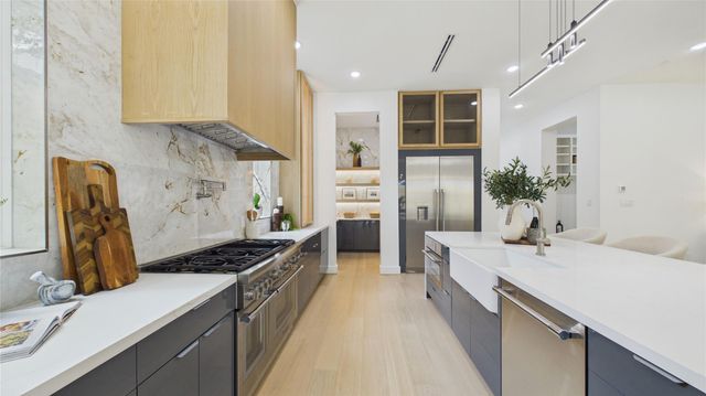 508 Willard Street, Houston, TX 77006