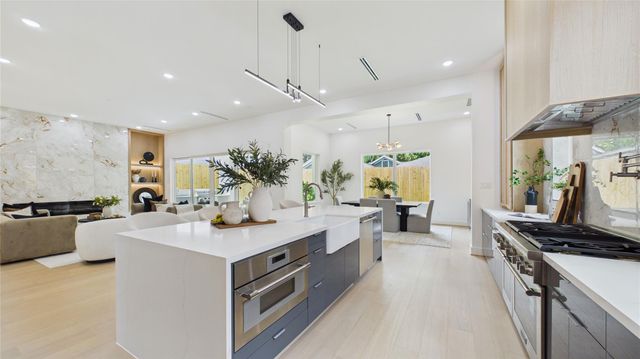 508 Willard Street, Houston, TX 77006