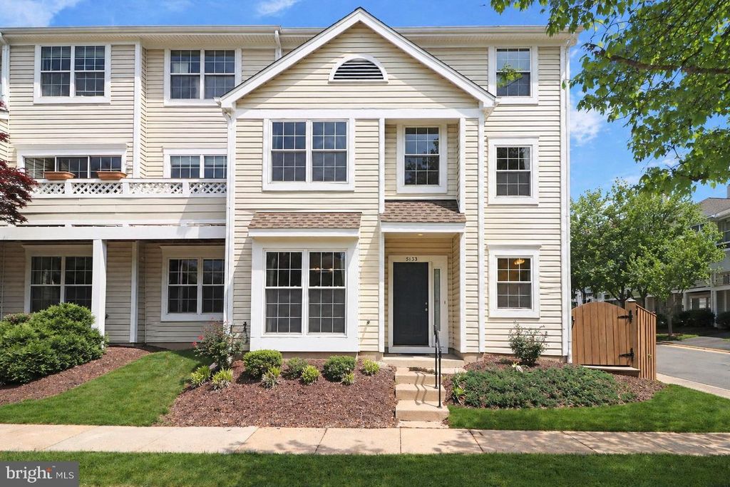 5133 CASTLE HARBOR WAY, Centreville, VA 20120