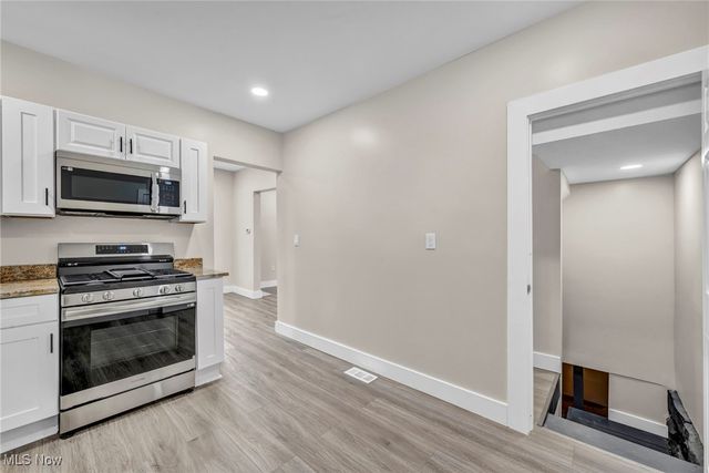 121 Parkview Court, Elyria, OH 44035