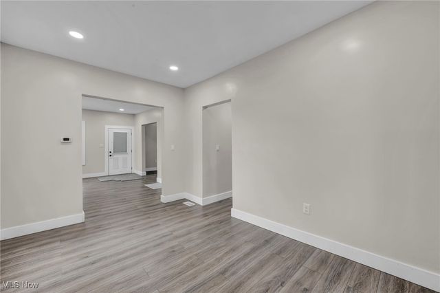 121 Parkview Court, Elyria, OH 44035