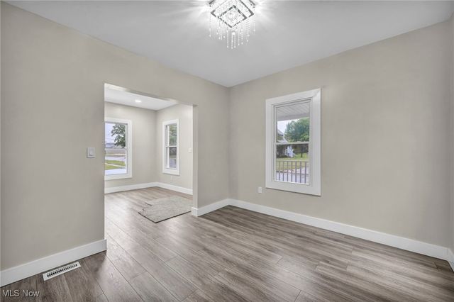 121 Parkview Court, Elyria, OH 44035