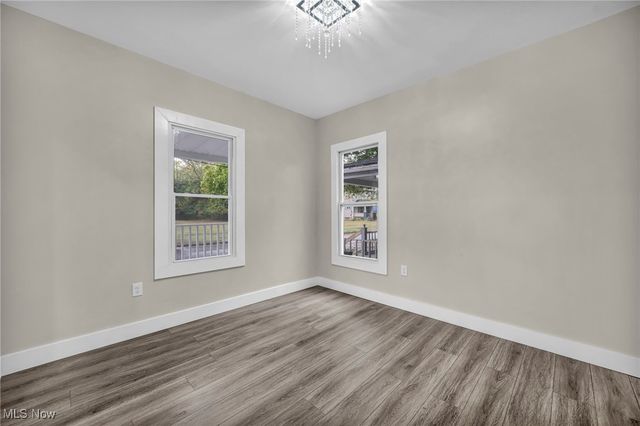 121 Parkview Court, Elyria, OH 44035