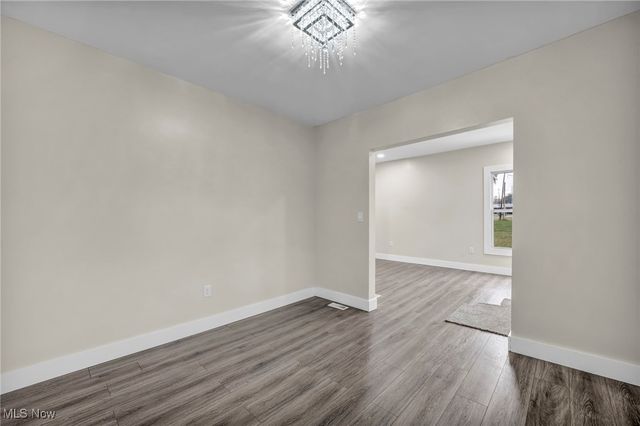 121 Parkview Court, Elyria, OH 44035