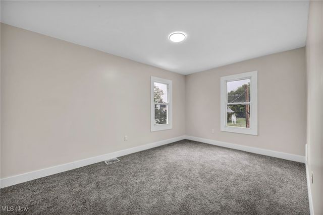 121 Parkview Court, Elyria, OH 44035