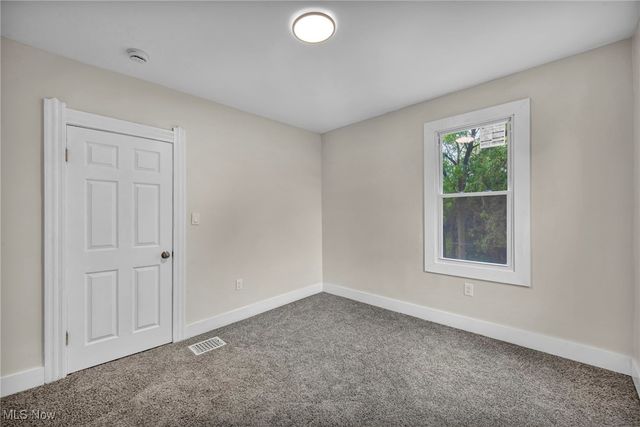 121 Parkview Court, Elyria, OH 44035