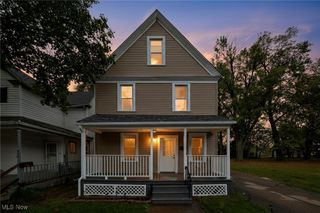 121 Parkview Court, Elyria, OH 44035