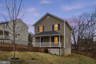 322 ALSBERRY ST, Strasburg, VA 22657
