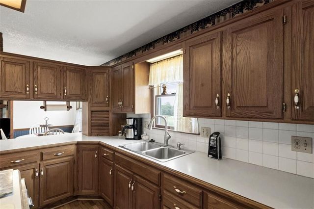 634 NW OO Highway, Odessa, MO 64076
