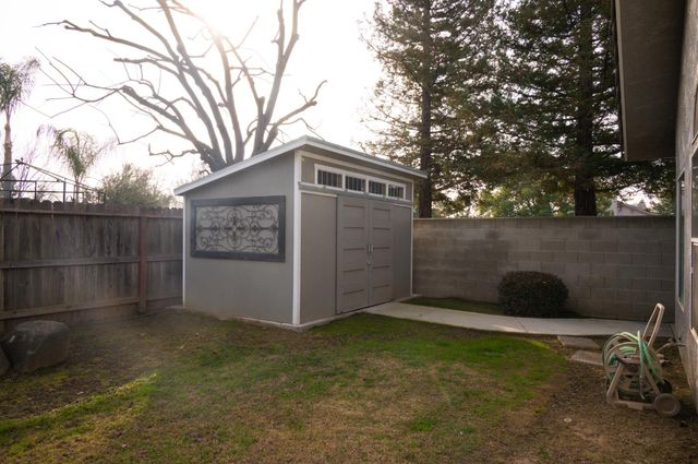 3288 Cedar Creek Lane, Madera, CA 93637