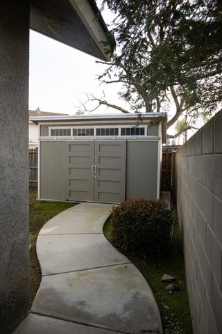 3288 Cedar Creek Lane, Madera, CA 93637