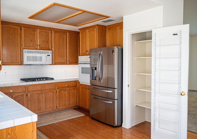 3288 Cedar Creek Lane, Madera, CA 93637