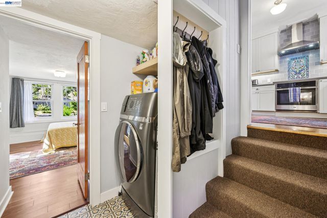 1376 Versailles Ave, Alameda, CA 94501