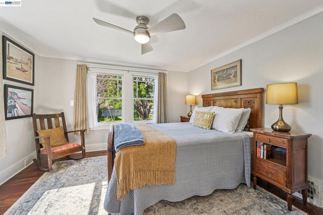 1376 Versailles Ave, Alameda, CA 94501