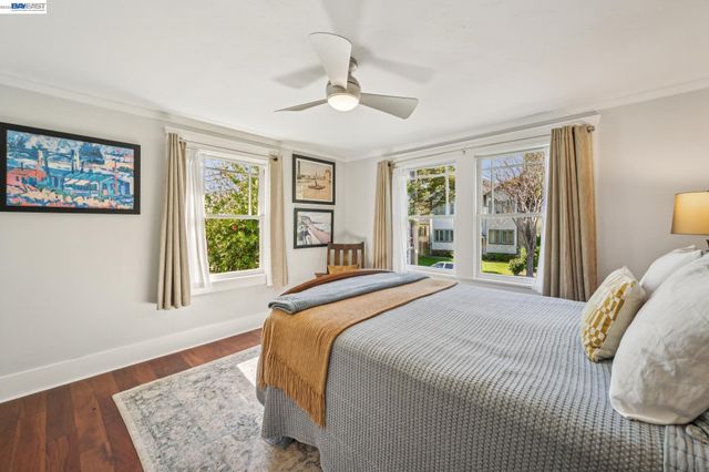 1376 Versailles Ave, Alameda, CA 94501