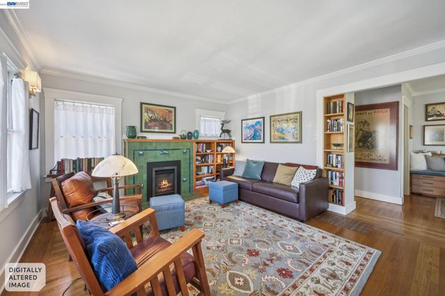 1376 Versailles Ave, Alameda, CA 94501