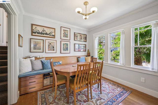 1376 Versailles Ave, Alameda, CA 94501