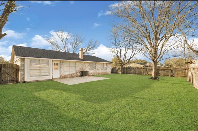 15903 Kenbrook Drive, Houston, TX 77489