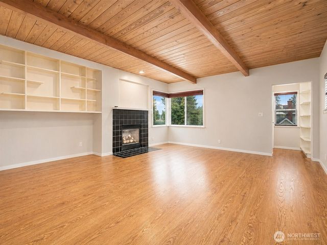 311 NE 95th St, Seattle, WA 98115