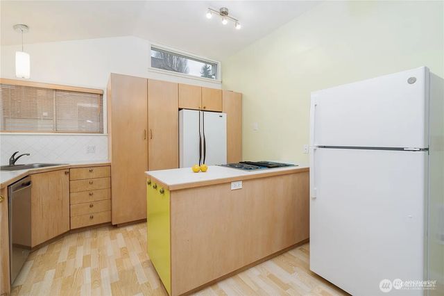 311 NE 95th St, Seattle, WA 98115