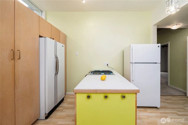 311 NE 95th St, Seattle, WA 98115