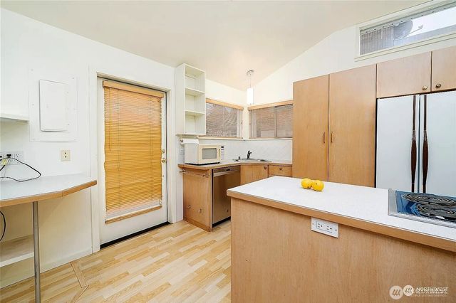 311 NE 95th St, Seattle, WA 98115
