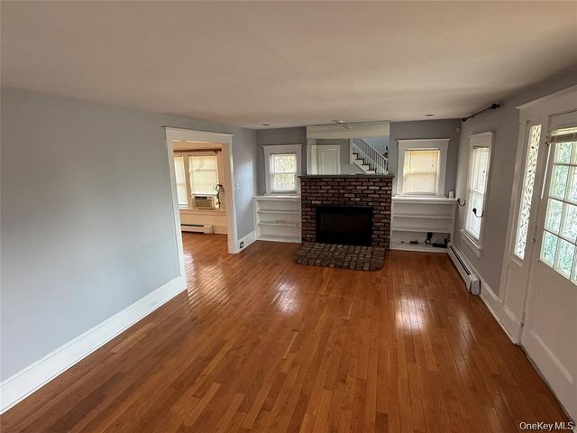 15 Maple Grove Street, Great Neck, NY 11023