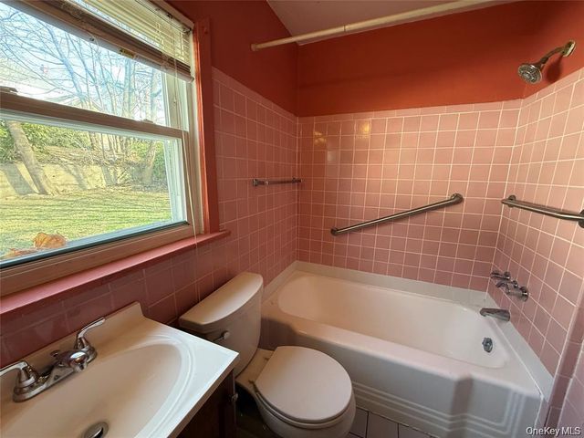 15 Maple Grove Street, Great Neck, NY 11023