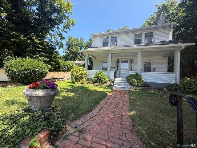 15 Maple Grove Street, Great Neck, NY 11023