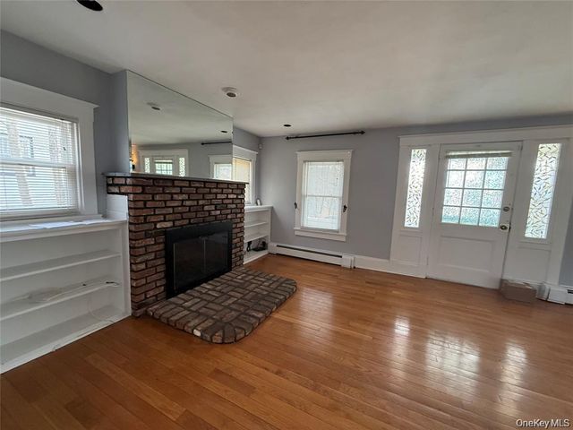 15 Maple Grove Street, Great Neck, NY 11023
