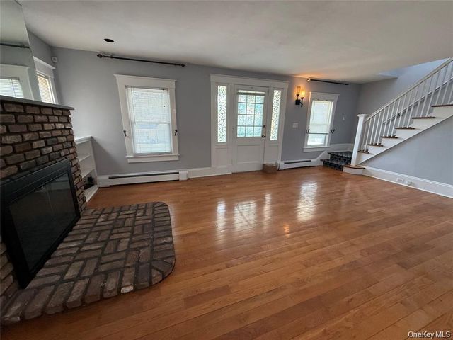 15 Maple Grove Street, Great Neck, NY 11023