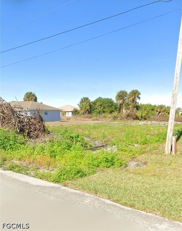 4032 29th ST SW, Lehigh Acres, FL 33976