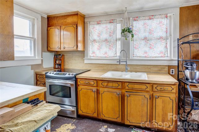 402 N Salisbury Avenue, Spencer, NC 28159